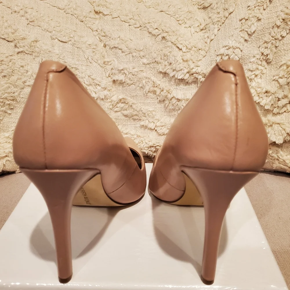 Saks Fifth Avenue Heels - Picture 4 of 10